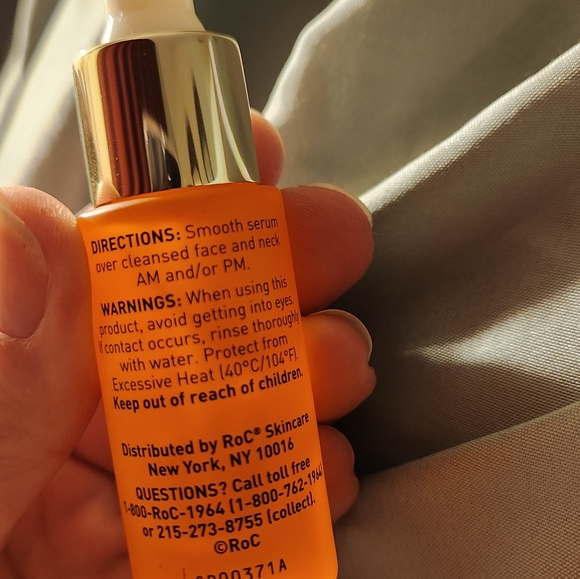 RoC MULTI CORREXION® Revive And Glow Daily Serum, .33oz/10ml - Picture 4 of 4